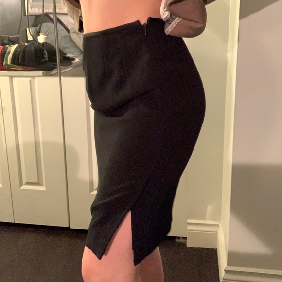 Black pencil skirt - Picture 3 of 9